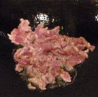 家常菜肉片炒芹菜做法图解5)