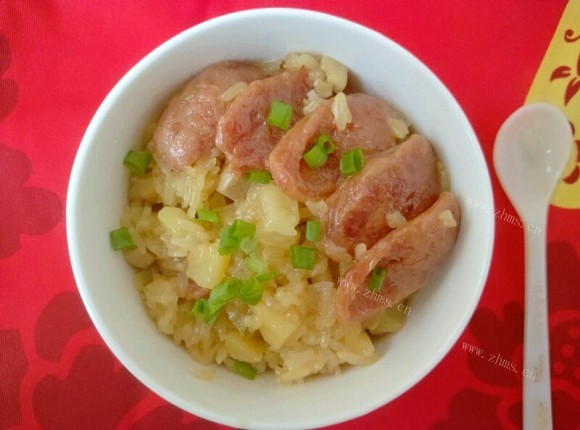 独特的土豆腊肠焖饭