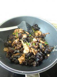 家常菜木耳小炒肉