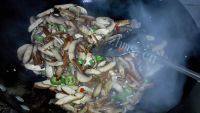 家常菜香菇炒豆干做法图解8)