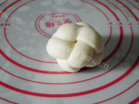 漂亮美食绣球小餐包做法图解18)