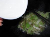 自制韩式辣酱炒年糕做法图解5)
