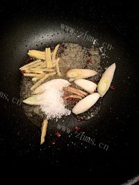 热腾腾的糖醋排骨做法图解5)