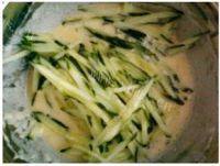 食欲满满的黄瓜早餐饼做法图解6)