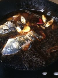 家常菜红烧鲫鱼做法图解7)