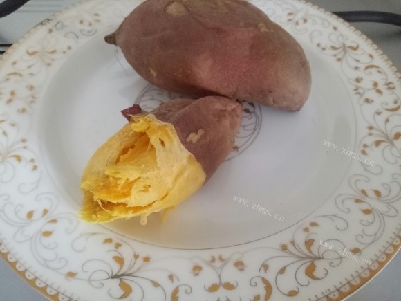 在家用微波炉烤红薯