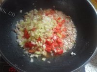 美味的肉酱煎蛋意面做法图解6)