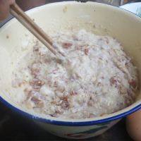 家常菜炸肉丸子做法图解1)