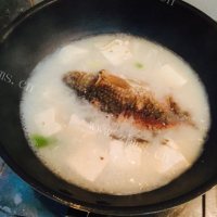 鲫鱼萝卜豆腐汤
