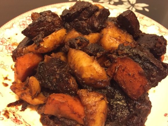 美味营养的土豆牛肉