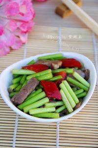 家常菜腊肉炒蒜苔