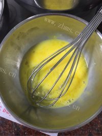 自制牛奶小馒头做法图解4)
