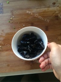 家常菜凉拌千张丝做法图解1)