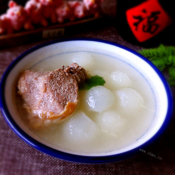 色味俱佳的冬瓜骨头汤