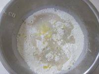 口感极佳的豆沙卷面包做法图解2)