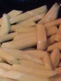 家常菜芹菜炒土豆做法图解3)
