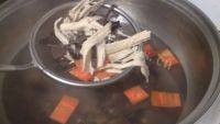 家常菜凉拌木耳腐竹做法图解4)