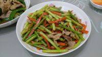 家常菜蒜苔炒肉