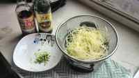 香飘十里的酸溜土豆丝做法图解2)