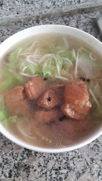 香喷喷的酱肉面条做法图解4)
