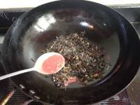 风味独特的梅干菜蒸鸭腿做法图解11)