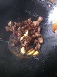 自制土豆烧牛肉做法图解6)