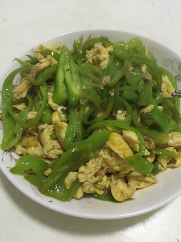 营养丰富的辣椒炒鸡蛋