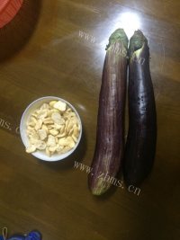 美味的蚕豆瓣炖茄子做法图解1)