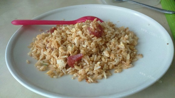 特色美食腊肠炒饭