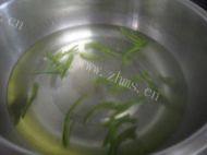 美味的凉拌菜花做法图解5)