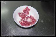 在家做的蒜苔炒肉做法图解1)