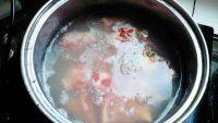 美味的冬瓜薏仁排骨汤的做法图解二