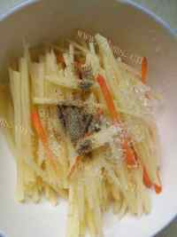 自制土豆丝煎饼做法图解3)