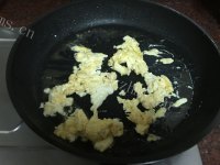 好吃的香肠玉米蛋炒饭做法图解3)
