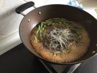 色香味浓的豆角炖粉条做法图解4)