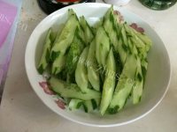 家常菜瘦肉炒青瓜做法图解1)