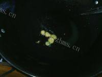 美味的菠萝炒肉做法图解4)