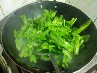 家常菜炝炒油麦菜做法图解4)