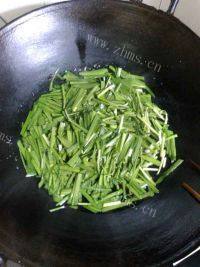 美味的韭菜蛋花汤做法图解6)