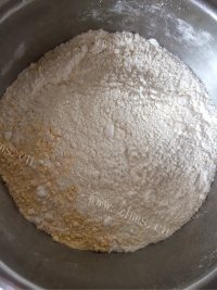 自制香煎玉米饼做法图解1)