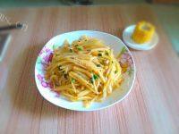 家常菜葱香土豆丝