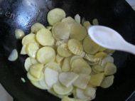 清炒土豆片做法图解5)