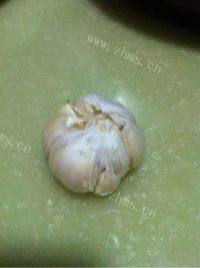 家常菜香肠炒莴笋做法图解3)