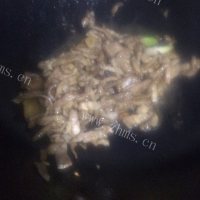家常菜黑豆苗炒肉丝做法图解5)