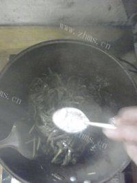 家常菜海带炒肉丝做法图解6)