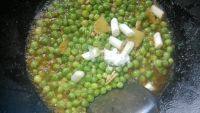 家常菜肉末豌豆做法图解9)
