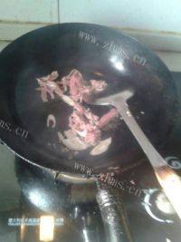 美味的榨菜肉丝面做法图解8)