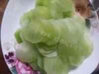 家常菜莴笋炒瘦肉做法图解1)