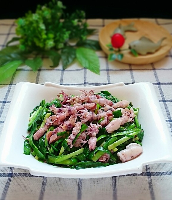 珍馐美味的海兔炒韭菜