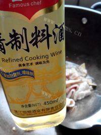家常菜莴笋炒肉做法图解5)